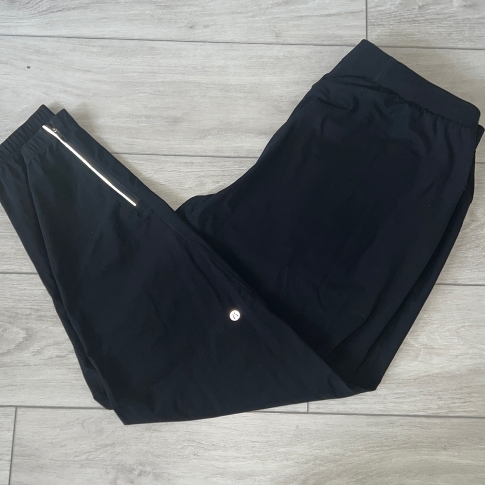 Men’s Lululemon Black XL Surge Joggers